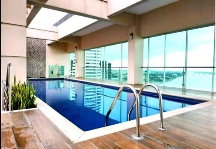 Luxuri Suite Vista Al Rio Guayaquil